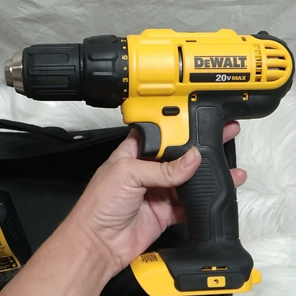 Dewalt 20V Combo Drill Sawzall 2 Batteries 1 Charger Only Sawzall Used - Picture 3 of 16